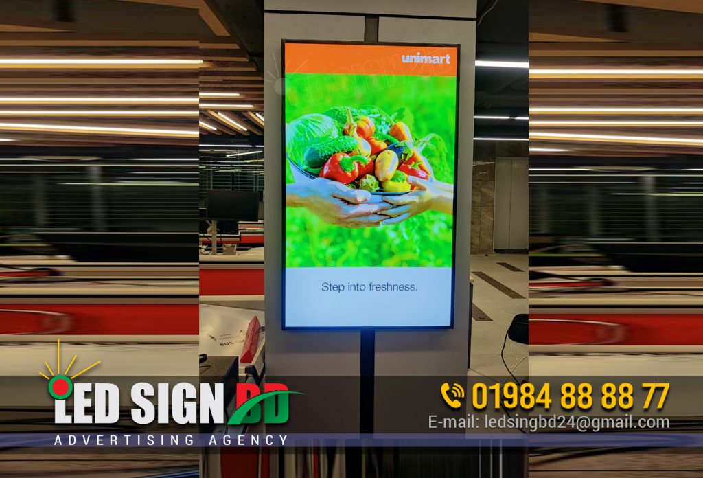 Outdoor Digital Wall & Stand Display Screen for Advertising