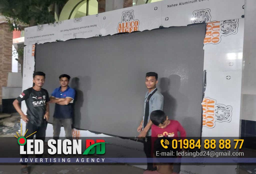 LED LCD Outdoor Moving Advertising Display Screen Supplier BD