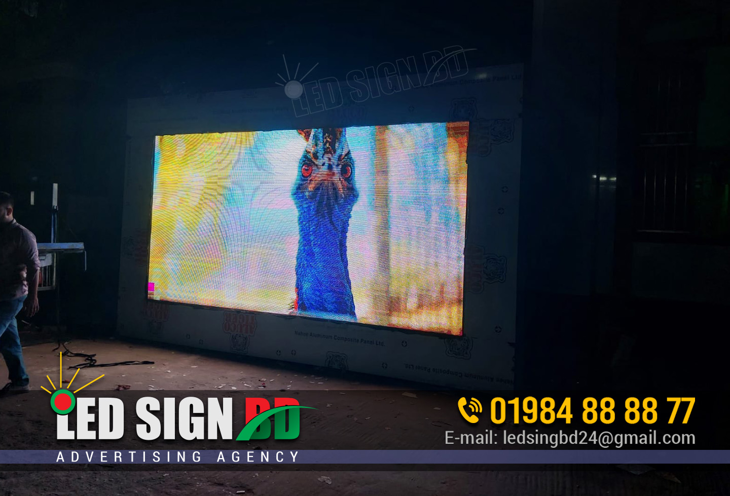 LED LCD Outdoor Moving Advertising Display Screen Supplier BD